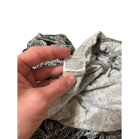 Pink Republic ladies romper black & white paisley boho chic Sz Small resort wear - Picture 11 of 11